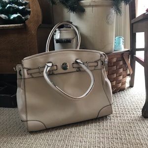 Cream colored Wilson’s Leather purse